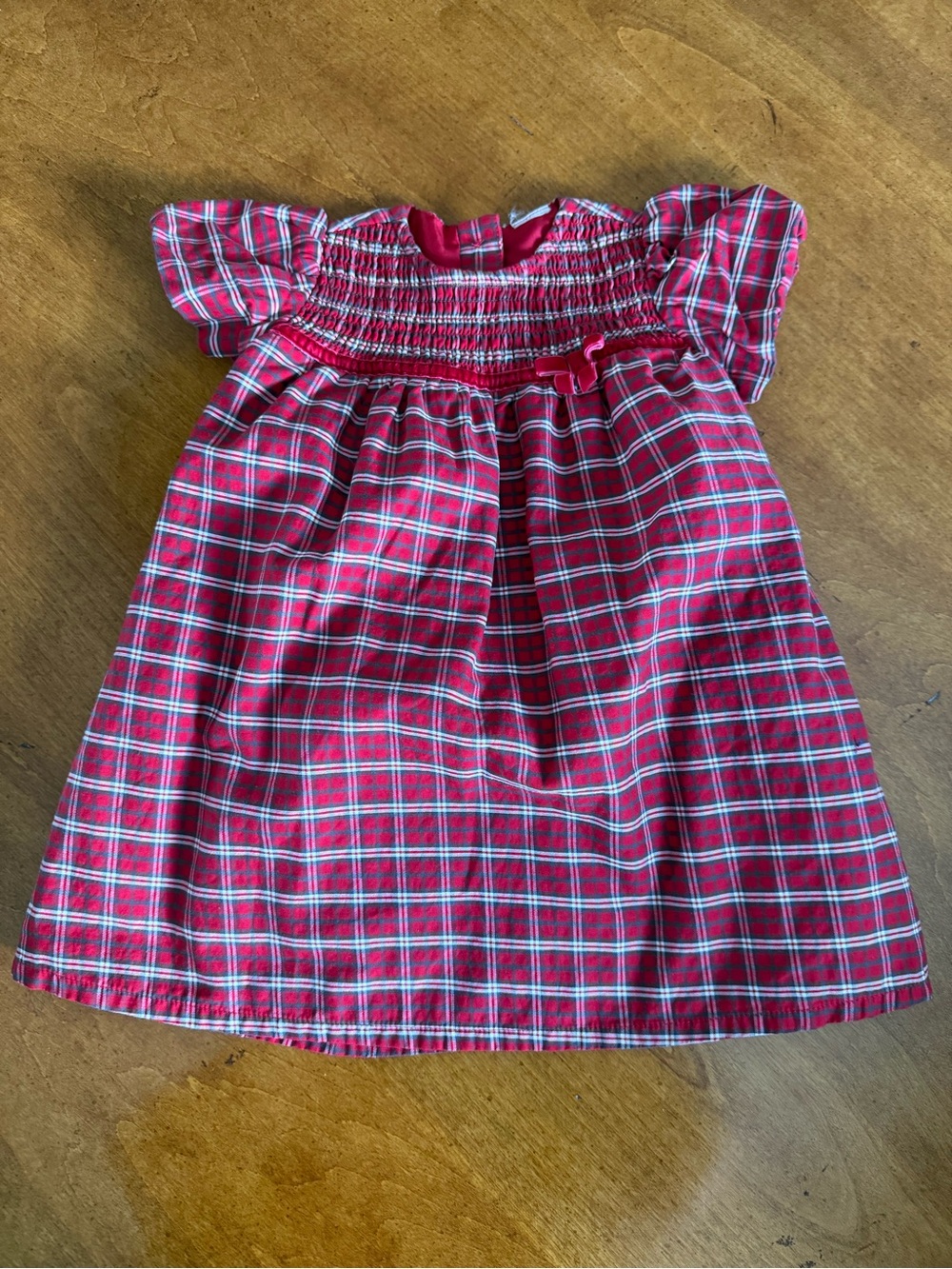 Red Plaid Smocked Dress Girls Puff Sleeves Red Bow Size Unknown